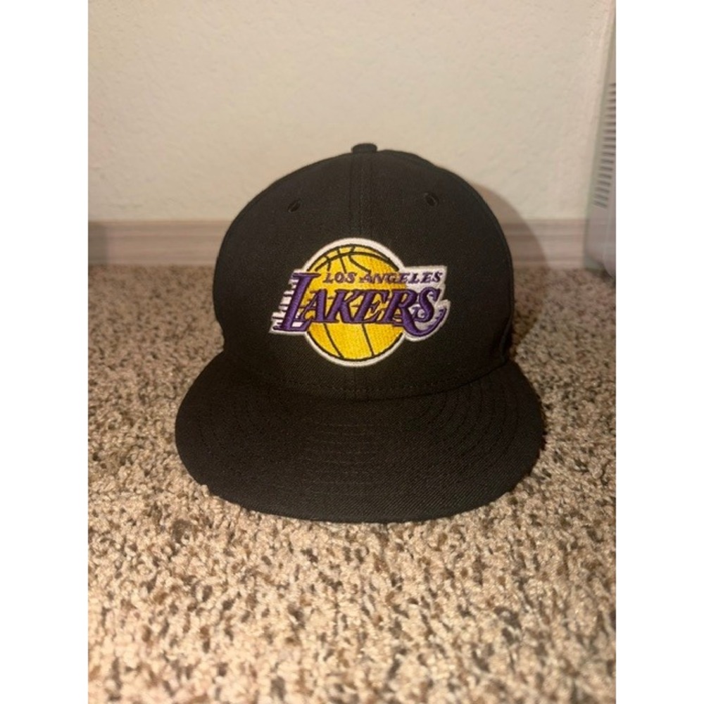 New Era 59FIFTY Los Angeles Lakers Fitted Hat Black NBA Cap 7 1/2